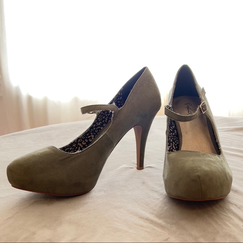Green closed toe heels with front buckle strap